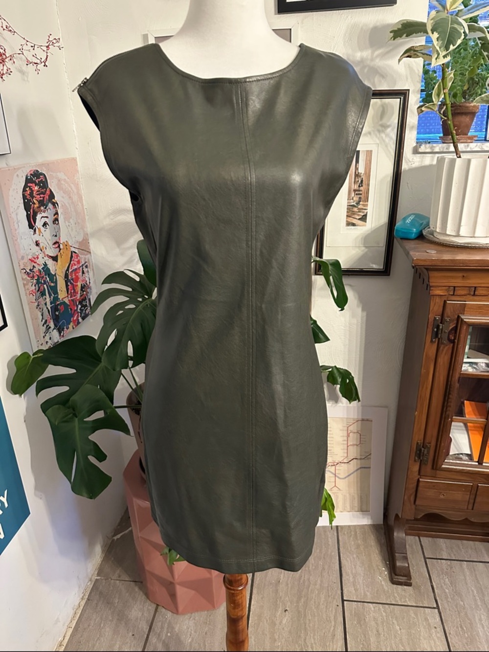 BCBGMaxAzria Olive Green Faux Leather Cap Sleeve Shift Dress XS